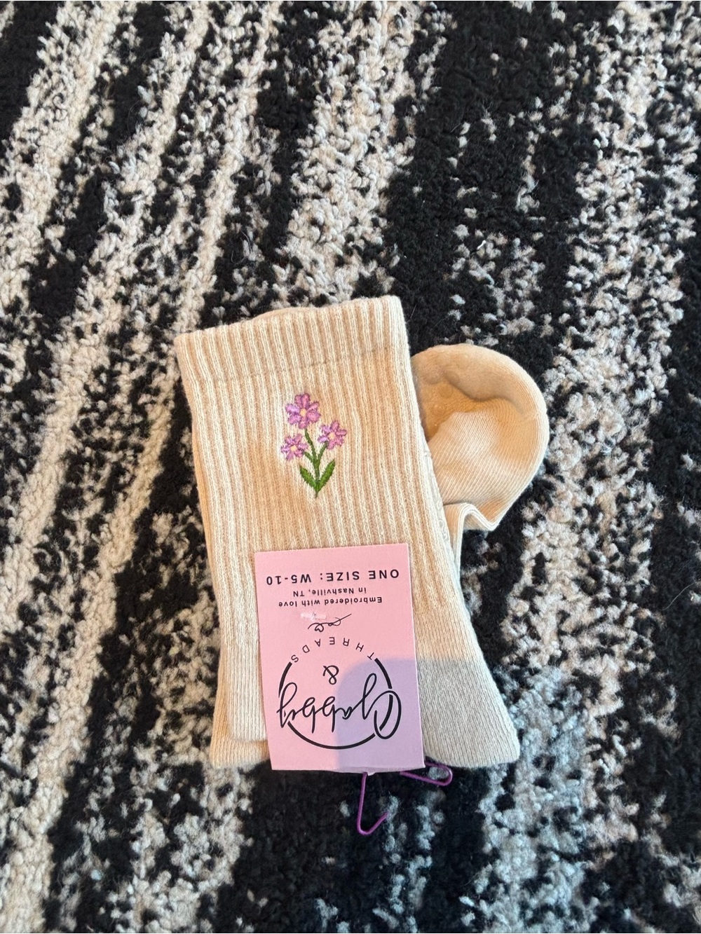 Gabby and Threads Women's Grip Socks